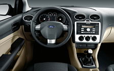   Ford Focus Sedan - 2004