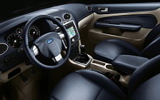   Ford Focus Sedan - 2004