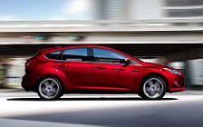  Ford Focus Hatchback 5-door - 2011