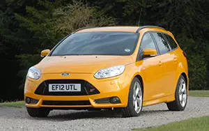   Ford Focus ST Wagon UK-spec - 2012
