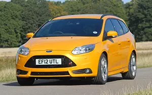   Ford Focus ST Wagon UK-spec - 2012