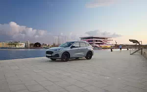   Ford Kuga Plug-In Hybrid Graphite Tech Edition EU-spec - 2023