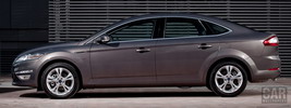 Ford Mondeo Hatchback UK-spec - 2010
