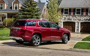   GMC Acadia Denali - 2016