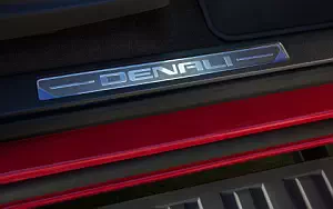   GMC Canyon Denali Crew Cab - 2016