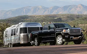   GMC Sierra 2500 HD Denali Crew Cab - 2014