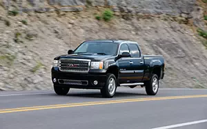  GMC Sierra 3500 HD Denali Crew Cab - 2011