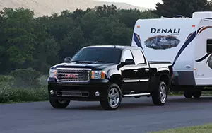   GMC Sierra 3500 HD Denali Crew Cab - 2011