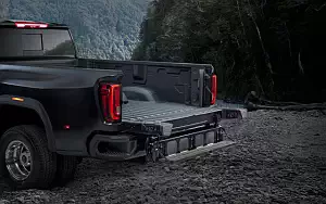   GMC Sierra 3500 HD Denali Crew Cab - 2019