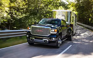   GMC Sierra 3500 HD Denali Crew Cab - 2016