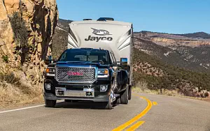   GMC Sierra 3500 HD Denali Crew Cab - 2016
