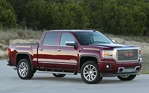   GMC Sierra Denali Crew Cab - 2014