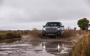   GMC Sierra 1500 Denali Crew Cab - 2017