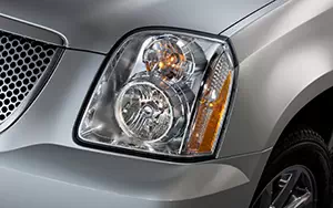   GMC Yukon Denali - 2012