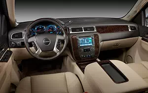   GMC Yukon Denali - 2012