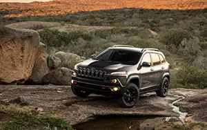   Jeep Cherokee Trailhawk - 2013