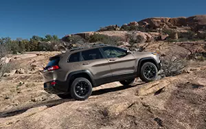   Jeep Cherokee Trailhawk - 2013
