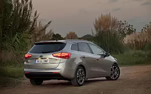 ���� ���������� Kia cee'd SW - 2012