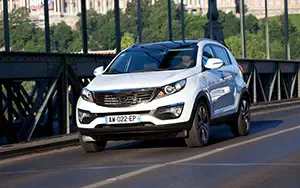 ���� ���������� Kia Sportage (Casa White) - 2010