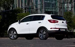���� ���������� Kia Sportage (Casa White) - 2010