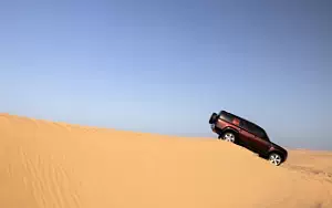 ���� ���������� Land Rover Defender 130 P400 SE (Sedona Red) - 2023