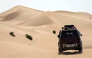 ���� ���������� Land Rover Defender 130 P400 SE (Sedona Red) - 2023