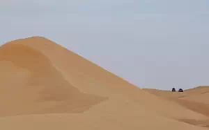 ���� ���������� Land Rover Defender 130 P400 SE (Sedona Red) - 2023