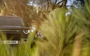 ���� ���������� Land Rover Defender 130 P400 SE (Sedona Red) - 2023