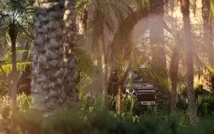 ���� ���������� Land Rover Defender 130 P400 SE (Sedona Red) - 2023