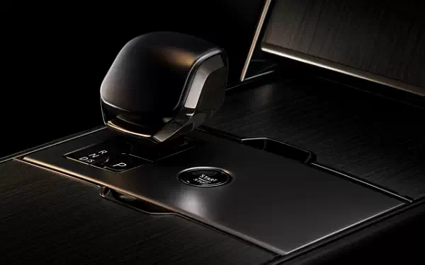 ���� ���������� Range Rover SV Black - 2025