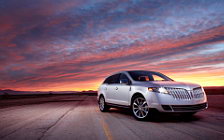   Lincoln MKT - 2010