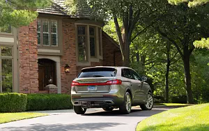   Lincoln MKX - 2016