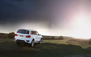   Mercedes-Benz GL350 BlueTEC AMG Sports Package UK-spec - 2013