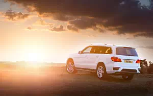   Mercedes-Benz GL350 BlueTEC AMG Sports Package UK-spec - 2013