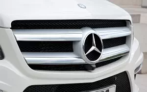   Mercedes-Benz GL350 BlueTEC AMG Sports Package UK-spec - 2013