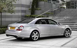   Mercedes-Benz S63 AMG UK-spec - 2007