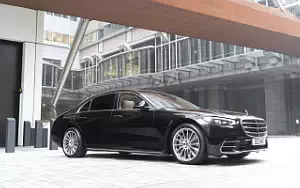   Mercedes-Benz S 580 e L AMG Line UK-spec - 2022