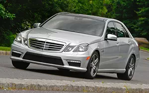   Mercedes-Benz E63 AMG US-spec - 2010