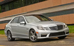   Mercedes-Benz E63 AMG US-spec - 2010