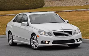   Mercedes-Benz E350 BlueTEC US-spec - 2011