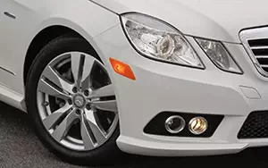   Mercedes-Benz E350 BlueTEC US-spec - 2011