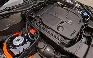   Mercedes-Benz E400 HYBRID US-spec - 2014
