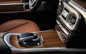   Mercedes-Benz G 550 US-spec - 2018