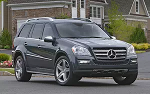   Mercedes-Benz GL550 US-spec - 2010
