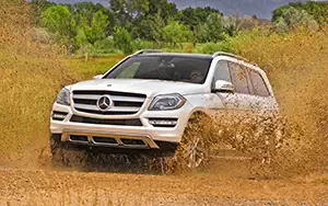   Mercedes-Benz GL350 BlueTEC US-spec - 2013
