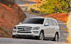   Mercedes-Benz GL350 BlueTEC US-spec - 2013