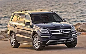   Mercedes-Benz GL450 US-spec - 2013