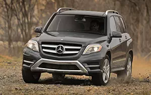   Mercedes-Benz GLK250 BlueTEC AMG Styling Package US-spec - 2013