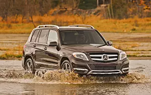  Mercedes-Benz GLK250 BlueTEC US-spec - 2013