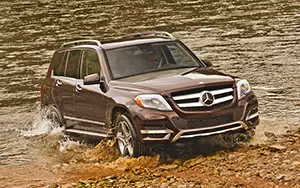   Mercedes-Benz GLK250 BlueTEC US-spec - 2013